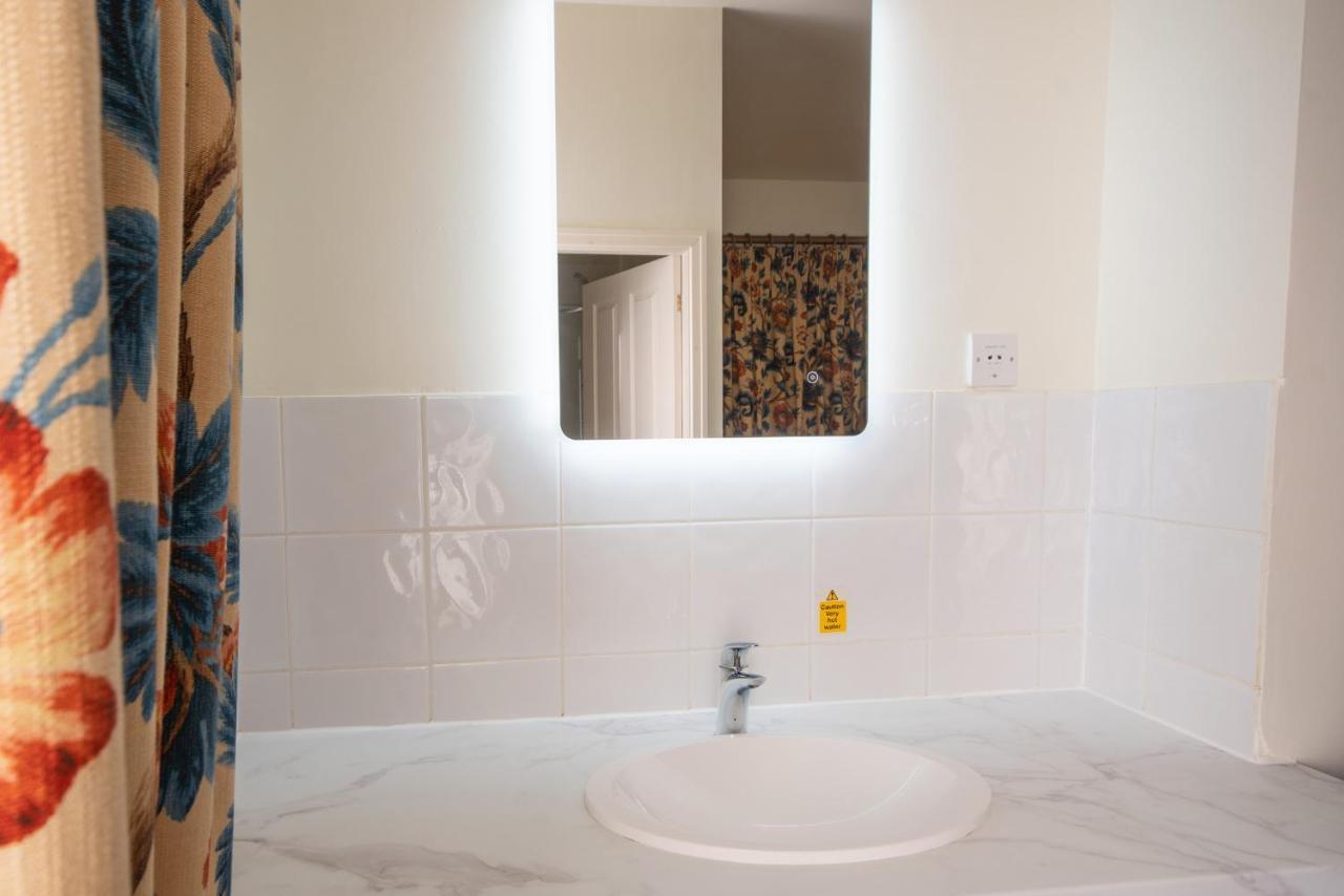 Roseleigh Hotel Бъкстън Екстериор снимка